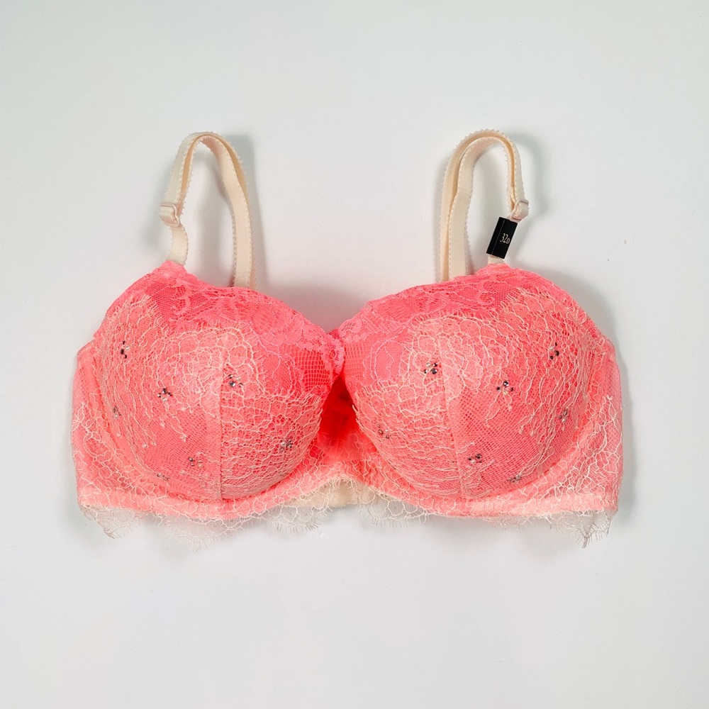 Victoria’s Secret 32D Pink Lace Embellished Bra